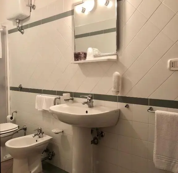 スタンダード４人部屋, Residenza Pitigliano Gens Petilia   Nuova Gestione