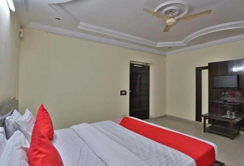 Camera Standard, Dev Palace