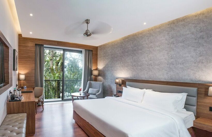 غرفة ديلوكس مطلة على البحيرة, The Rosefinch Sarovar Portico