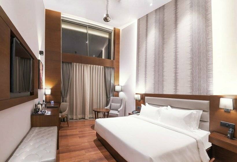 חדר דלוקס נוף לאגם, The Rosefinch Sarovar Portico