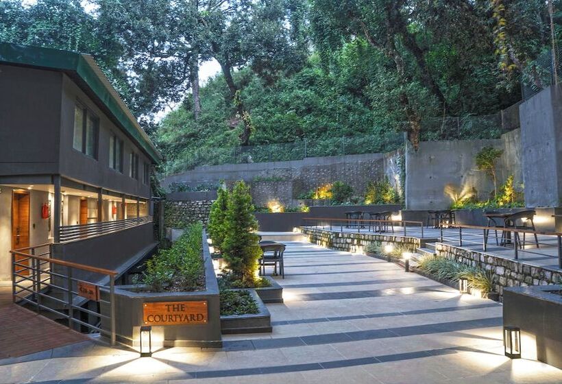 غرفة عائلية, The Rosefinch Sarovar Portico