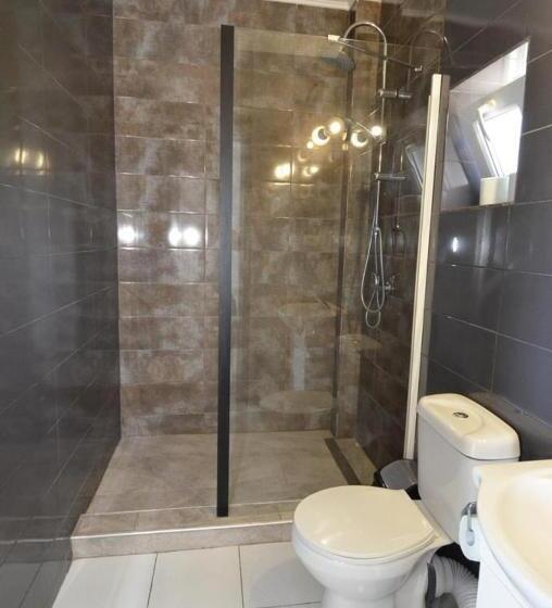 اتاق استاندارد سه تخته با بالکن, Glow Guesthouse Costinesti