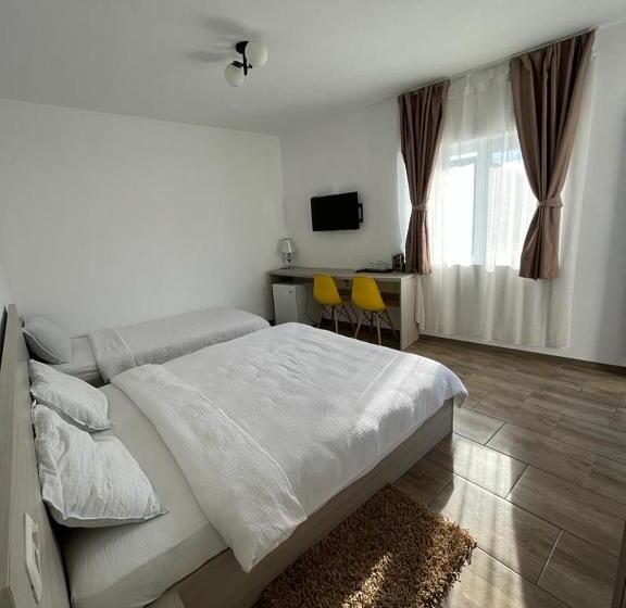 اتاق استاندارد سه نفره, Glow Guesthouse Costinesti