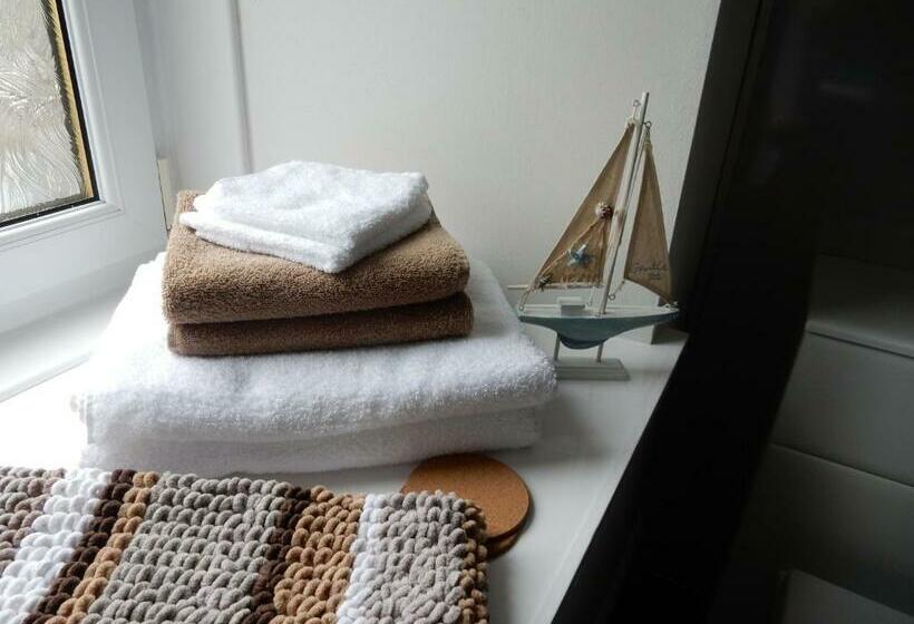 标准房带园景, Cardinals Folly