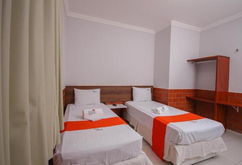 غرفة قياسية, Colonial