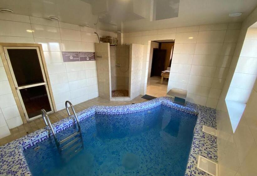 اتاق خانوادگی, Ness готельно ресторанний комплекс