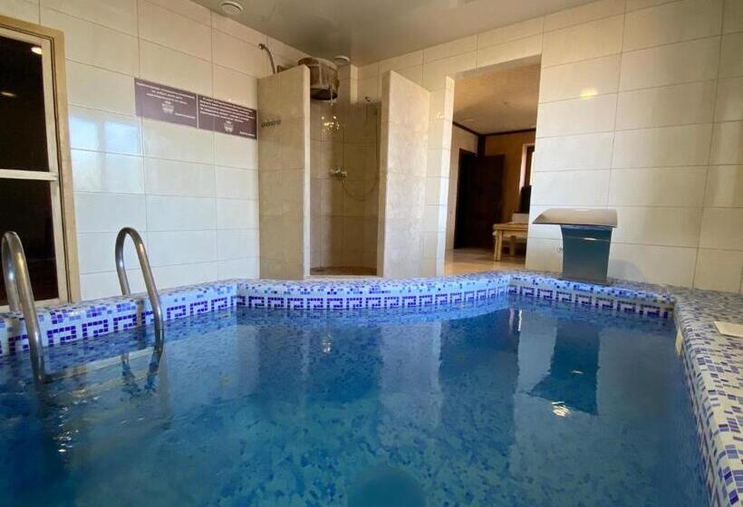 اتاق خانوادگی, Ness готельно ресторанний комплекс