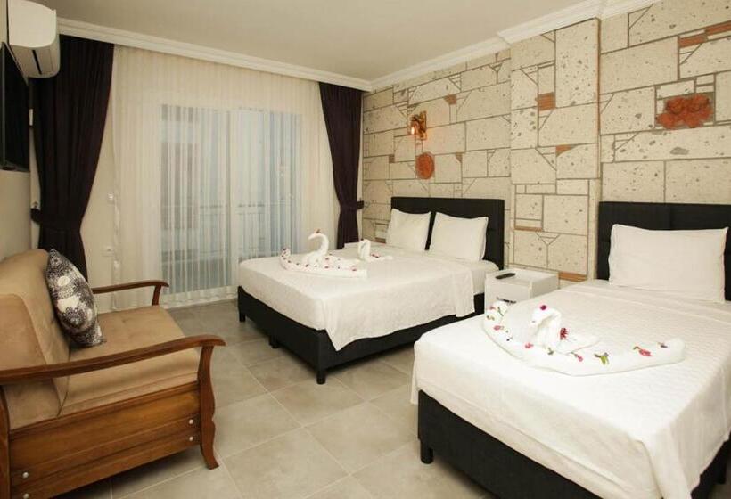 スタンダードトリプルルーム, Lebedos Apart