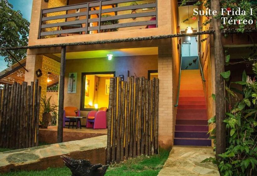 اتاق لوکس با بالکن, Casa De Frida Pousada Galeria