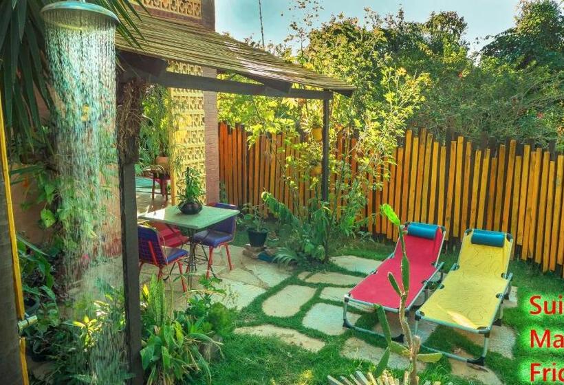 اتاق لوکس با بالکن, Casa De Frida Pousada Galeria