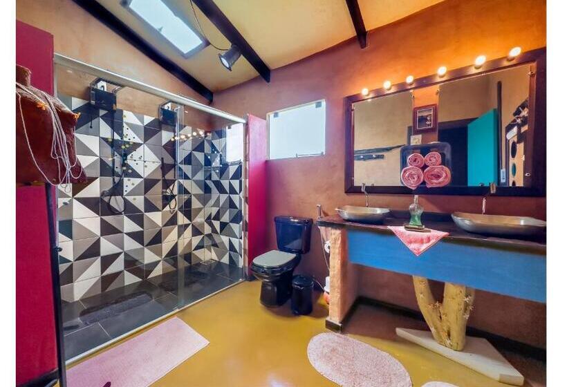 اتاق لوکس با بالکن, Casa De Frida Pousada Galeria