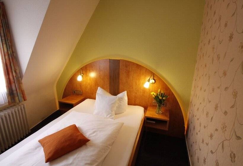 غرفة قياسية فردية, Barbara