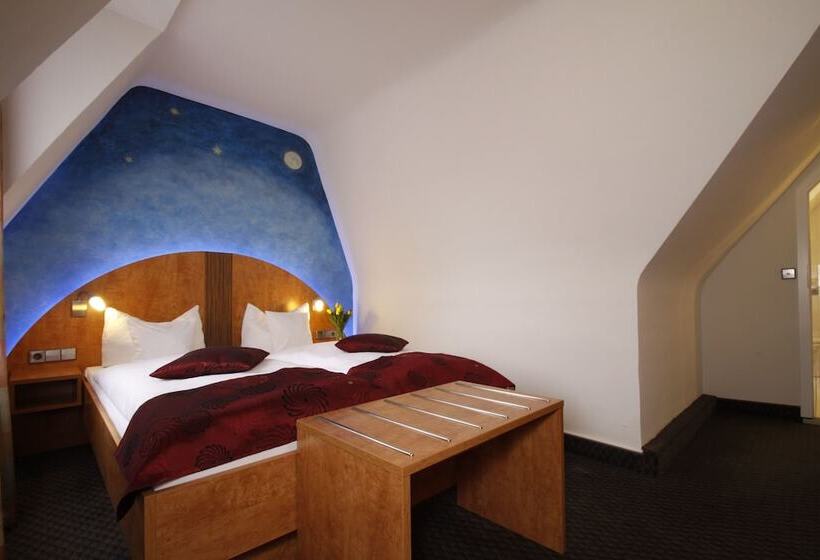 غرفة قياسية, Barbara