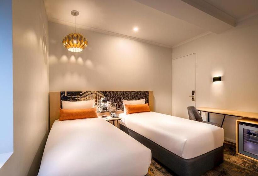 标准间, Batman's Hill On Collins