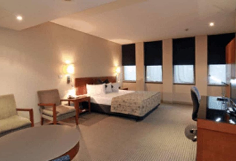 标准工作室, Batman's Hill On Collins