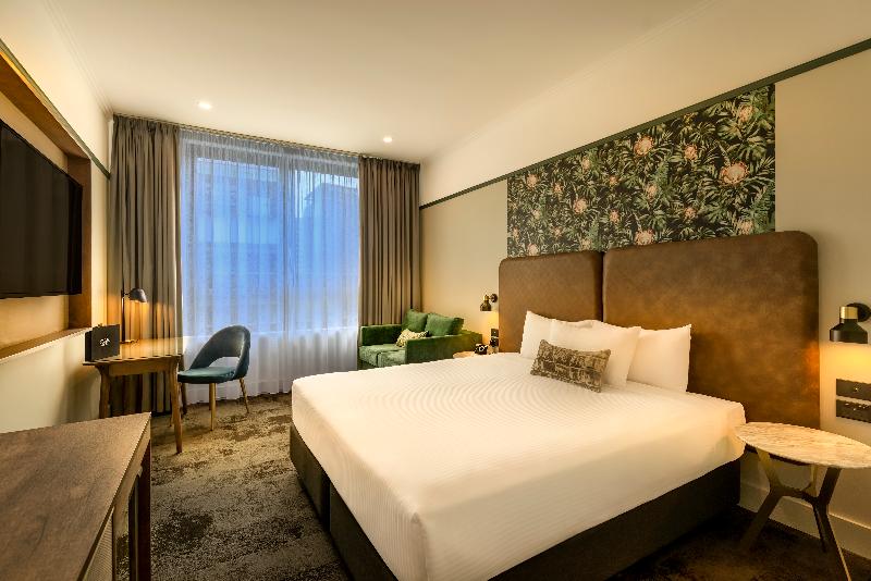 高级客房, Batman's Hill On Collins