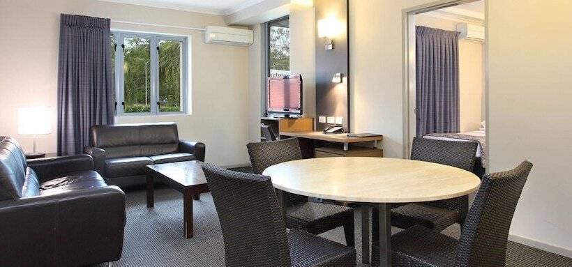 דירת חדר, Brisbane International Virginia