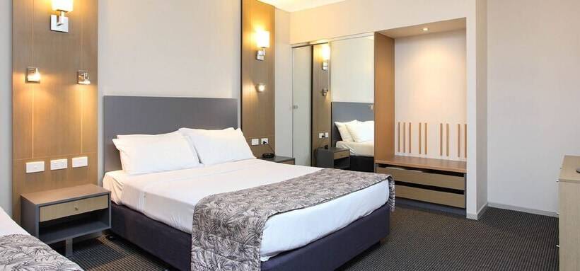 דירת שני חדרים, Brisbane International Virginia