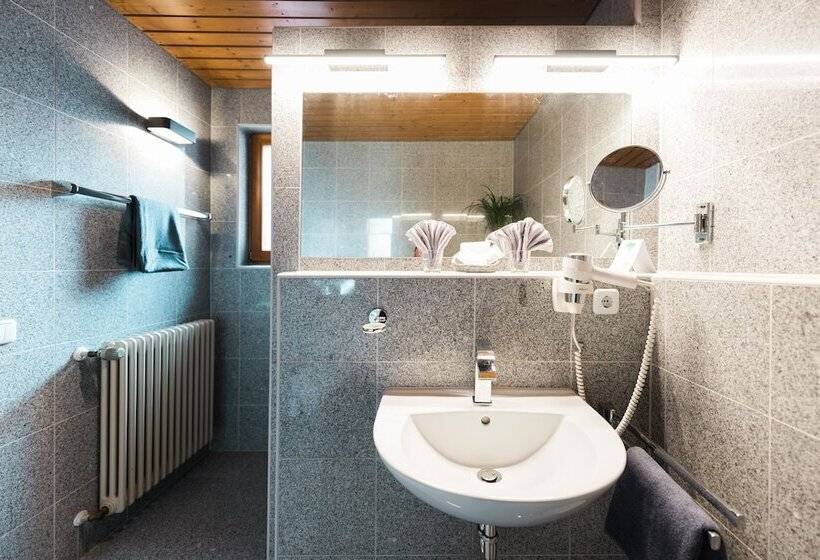 컴포트 룸, Bräutigams Weinstuben