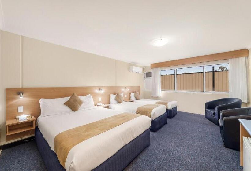 스탠다드 트리플 룸, Ciloms Airport Lodge