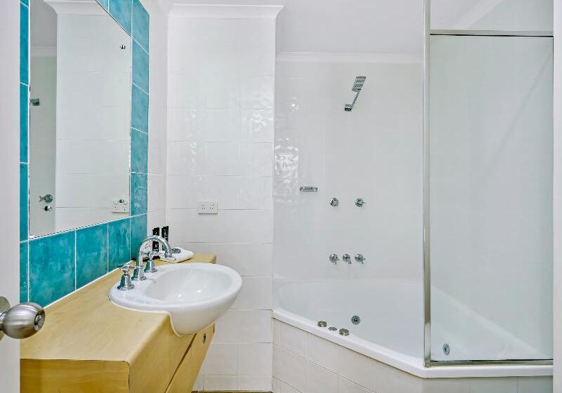 스탠다드 스튜디오, Mantra Portsea