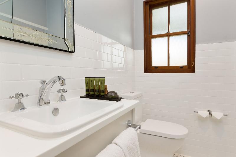 חדר סטנדרט עם מיטת קווין, Peppers Manor House