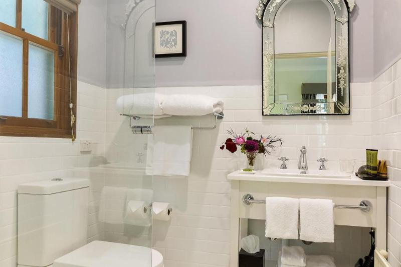 חדר סטנדרט עם מיטת קווין, Peppers Manor House