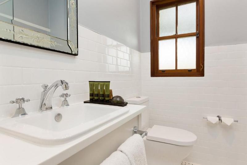 חדר סטנדרט עם מיטת קווין, Peppers Manor House