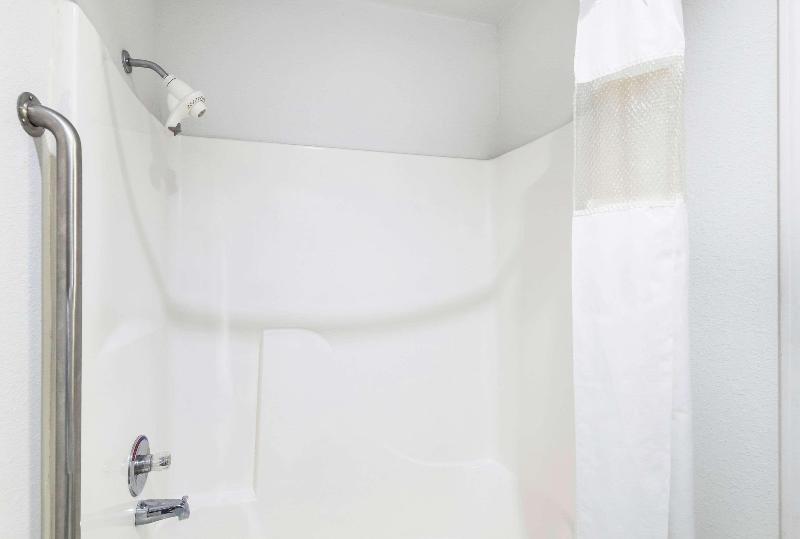 غرفة قياسية سرير كينج, Rodeway Inn Decatur