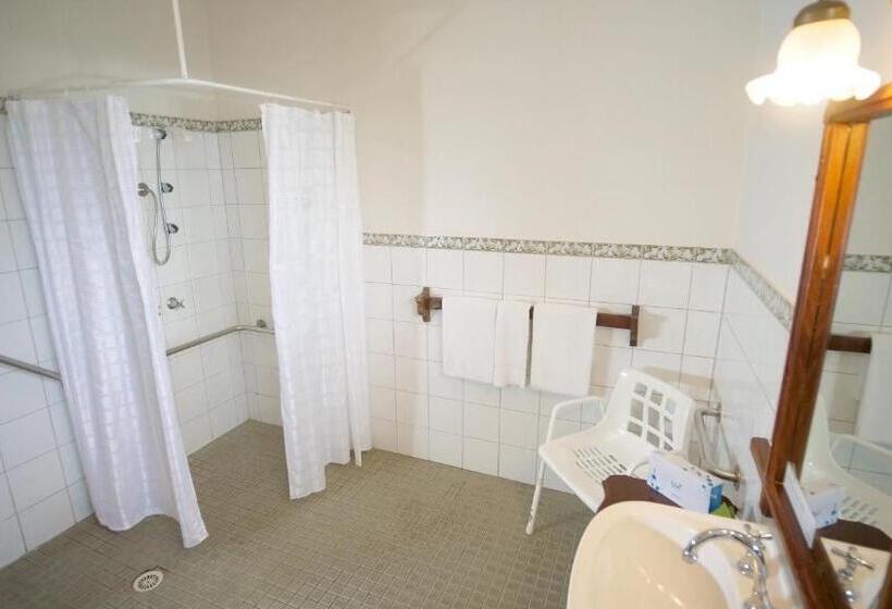 身障者適用クイーンサイズベッドルーム, Margaret River Motel