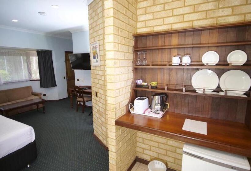 身障者適用クイーンサイズベッドルーム, Margaret River Motel