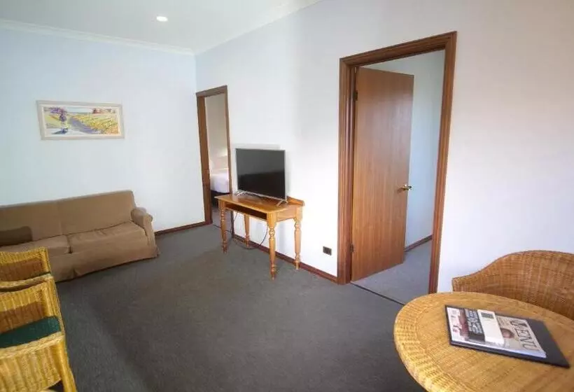 اتاق خانوادگی, Margaret River Motel