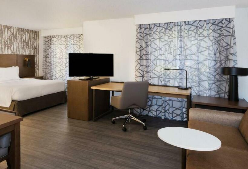 スタンダードスタジオ, Residence Inn Columbus