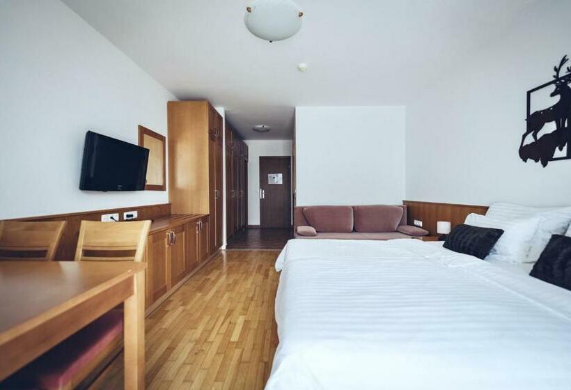 اتاق لوکس با بالکن, Pohorje Village Wellbeing Resort   Wellness & Spa Hotel Bolfenk