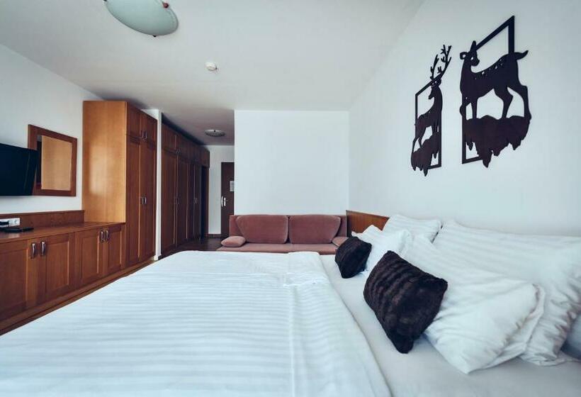 اتاق لوکس با بالکن, Pohorje Village Wellbeing Resort   Wellness & Spa Hotel Bolfenk