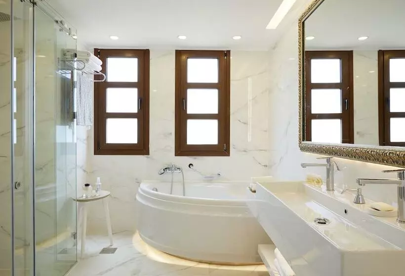 デラックススイート, Anthemus Sea Beach Hotel And Spa
