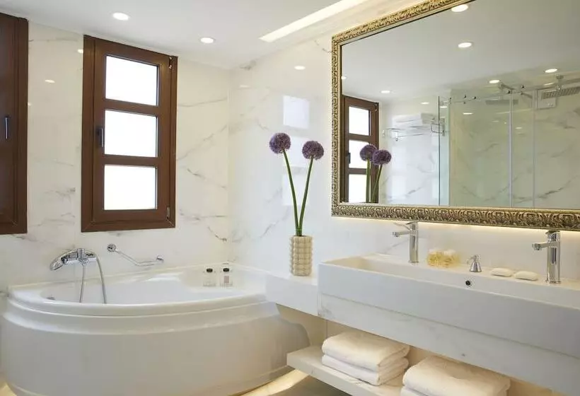 デラックススイート, Anthemus Sea Beach Hotel And Spa