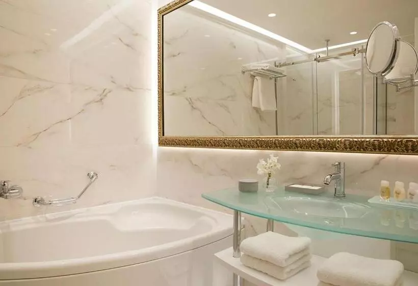 プールビュージュニアスイート, Anthemus Sea Beach Hotel And Spa