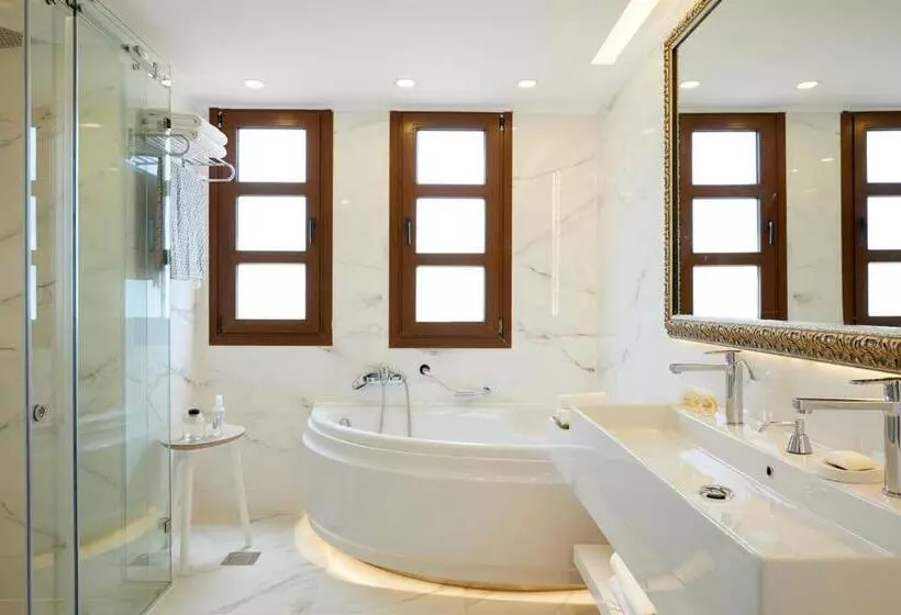 デラックススイート, Anthemus Sea Beach Hotel And Spa