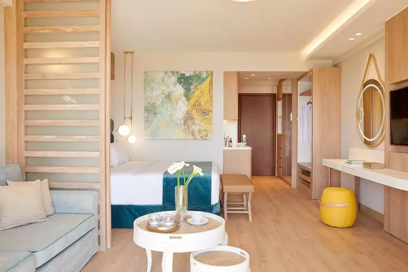 庭の見えるジュニアスイート, Anthemus Sea Beach Hotel And Spa
