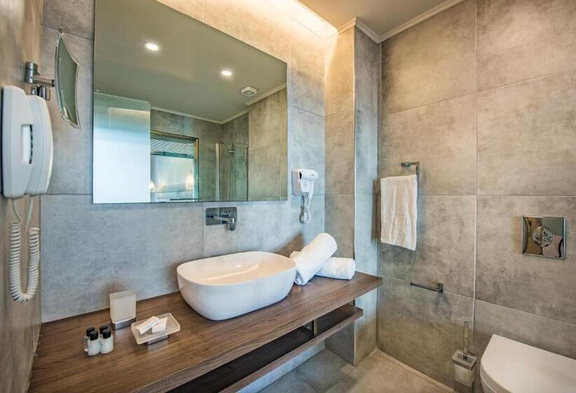 Номер Deluxe, Alexandra Beach Resort & Spa