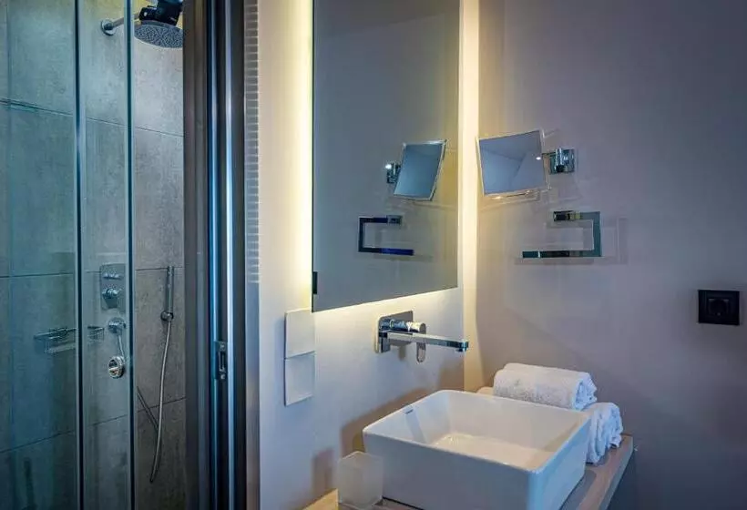سوییت سوپریور با چشم‌انداز دریا, Alexandra Beach Resort & Spa