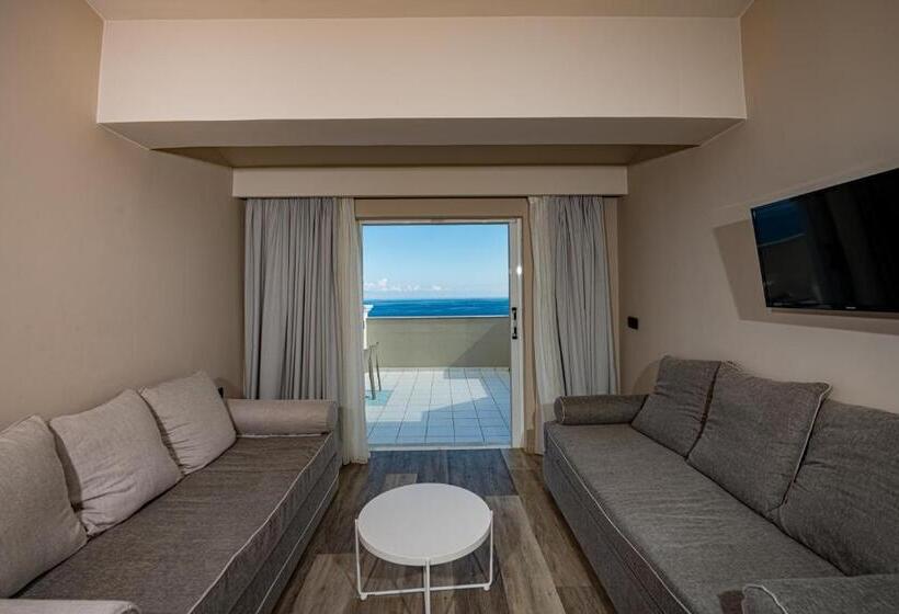 سوییت سوپریور با چشمانداز دریا, Alexandra Beach Resort & Spa