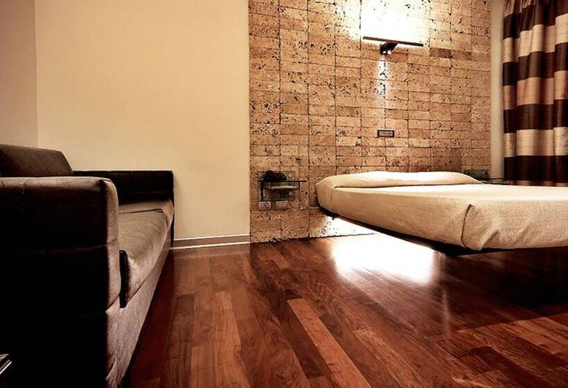 اتاق لوکس, All Time Relais & Sport