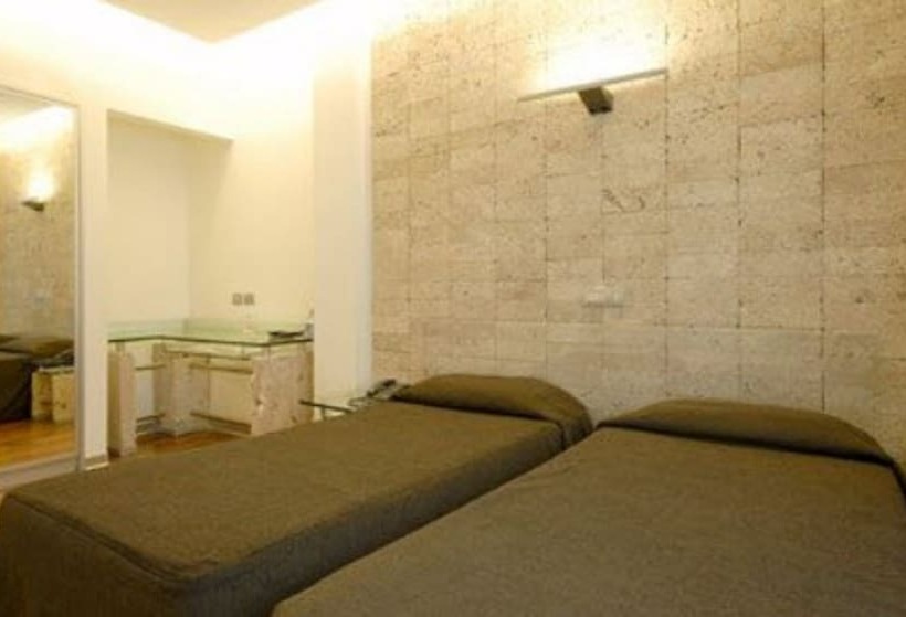 اتاق کلاسیک, All Time Relais & Sport