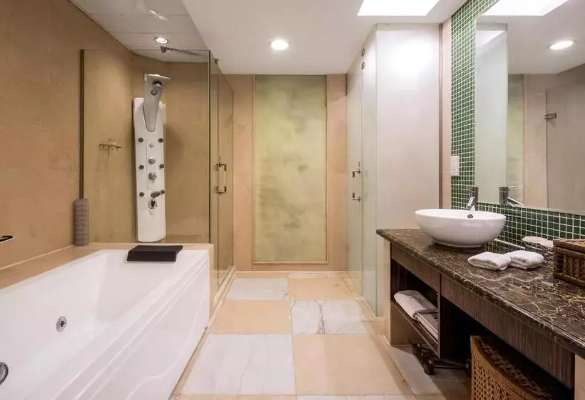 سوییت اجرایی, Asia International Hotel Guangdong