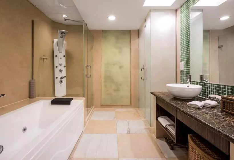 سوییت اجرایی, Asia International Hotel Guangdong