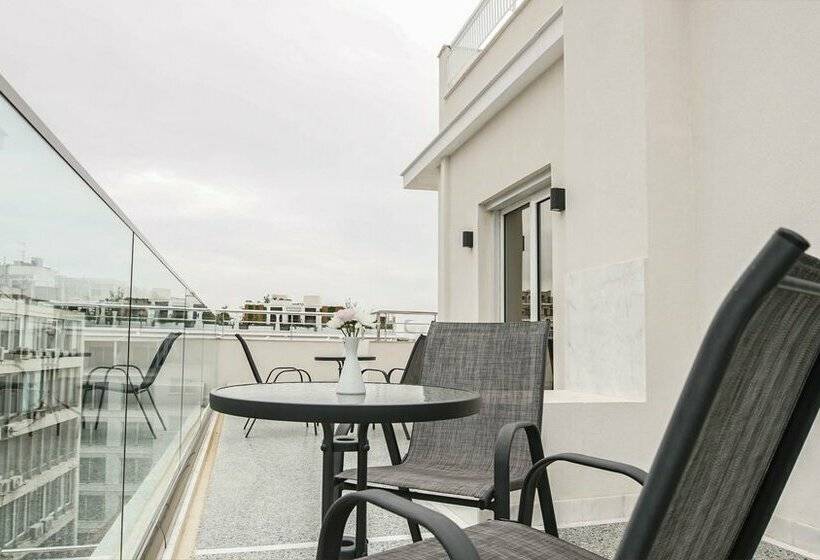 ジュニアスイート, Athens Cypria