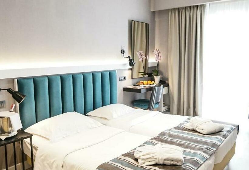 エグゼクティブ ルーム、眺望あり, Athens Cypria