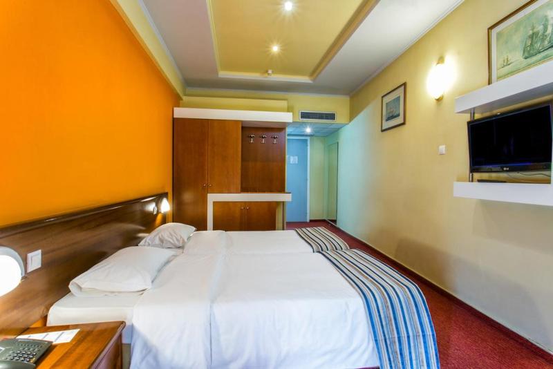 エコノミールーム, Athens Cypria